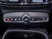 Volvo XC40 2.0 B3 MHEV Core SUV 5dr Petrol Hybrid DCT Auto Euro 6 (s/s) (163 ps) Crui 32