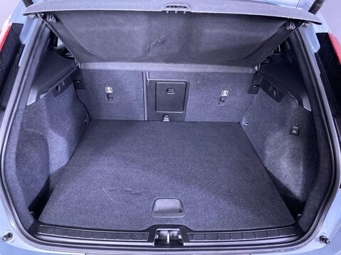 Volvo XC40 2.0 B3 MHEV Core SUV 5dr Petrol Hybrid DCT Auto Euro 6 (s/s) (163 ps) Crui 13