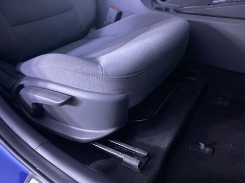 Hyundai IONIQ 1.6 h-GDi Premium Hatchback 5dr Petrol Hybrid DCT Euro 6 (s/s) (141 ps) Cr 26