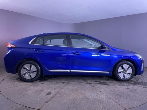 Hyundai IONIQ 1.6 h-GDi Premium Hatchback 5dr Petrol Hybrid DCT Euro 6 (s/s) (141 ps) Cr 9