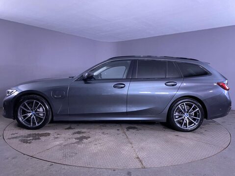 BMW 3 Series 2.0 330e 12kWh Sport Pro Touring 5dr Petrol Plug-in Hybrid Auto Euro 6 (s/s 5