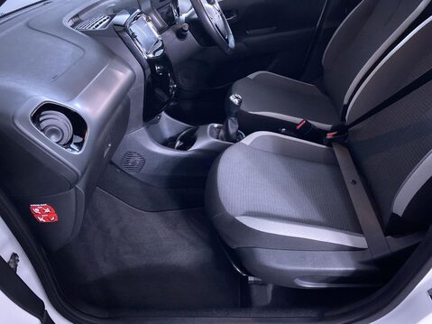 Toyota Aygo 1.0 VVT-i x-trend Hatchback 5dr Petrol Manual Euro 6 (s/s) (71 ps) Bluetoot 17