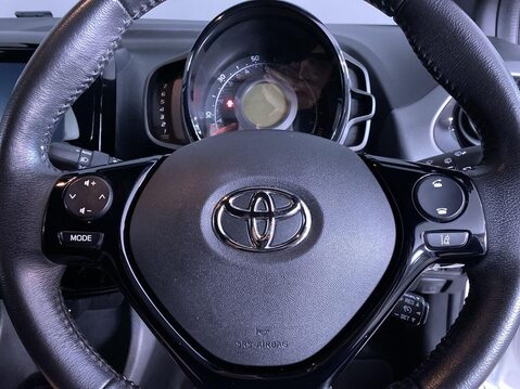 Toyota Aygo 1.0 VVT-i x-trend Hatchback 5dr Petrol Manual Euro 6 (s/s) (71 ps) Bluetoot 22