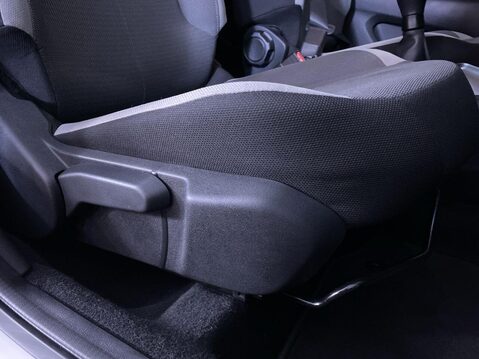 Toyota Aygo 1.0 VVT-i x-trend Hatchback 5dr Petrol Manual Euro 6 (s/s) (71 ps) Bluetoot 26