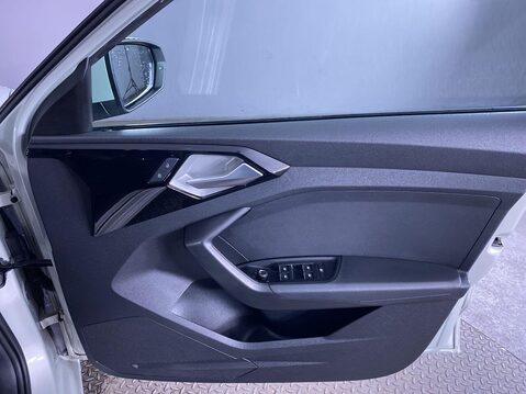 Audi A1 1.0 TFSI 30 Sport Sportback 5dr Petrol Manual Euro 6 (s/s) (110 ps) Parking 27