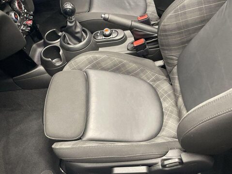 Mini Convertible 2.0 Cooper S Convertible 2dr Petrol Manual Euro 6 (s/s) (192 ps) Profession 17