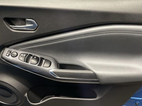 Nissan Juke 1.0 DIG-T N-Connecta SUV 5dr Petrol DCT Auto Euro 6 (s/s) (114 ps) Parking 25