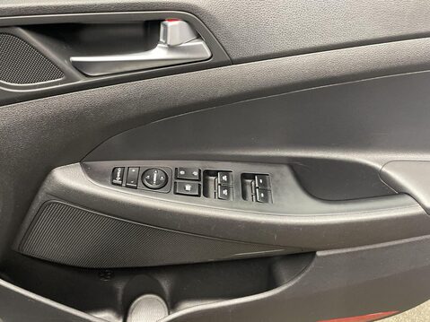 Hyundai TUCSON 1.6 GDi SE Nav SUV 5dr Petrol Manual Euro 6 (s/s) (132 ps) 24