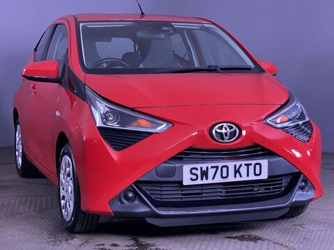 Toyota Aygo 1.0 VVT-i x-play Hatchback 5dr Petrol Manual Euro 6 (Safety Sense) (71 ps) 2