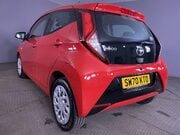Toyota Aygo 1.0 VVT-i x-play Hatchback 5dr Petrol Manual Euro 6 (Safety Sense) (71 ps) 14