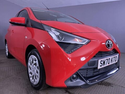 Toyota Aygo 1.0 VVT-i x-play Hatchback 5dr Petrol Manual Euro 6 (Safety Sense) (71 ps) 11