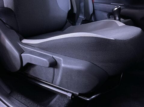 Toyota Aygo 1.0 VVT-i x-play Hatchback 5dr Petrol Manual Euro 6 (Safety Sense) (71 ps) 26