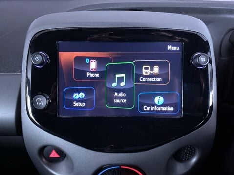 Toyota Aygo 1.0 VVT-i x-play Hatchback 5dr Petrol Manual Euro 6 (Safety Sense) (71 ps) 33