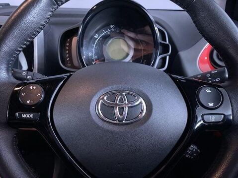 Toyota Aygo 1.0 VVT-i x-play Hatchback 5dr Petrol Manual Euro 6 (Safety Sense) (71 ps) 22