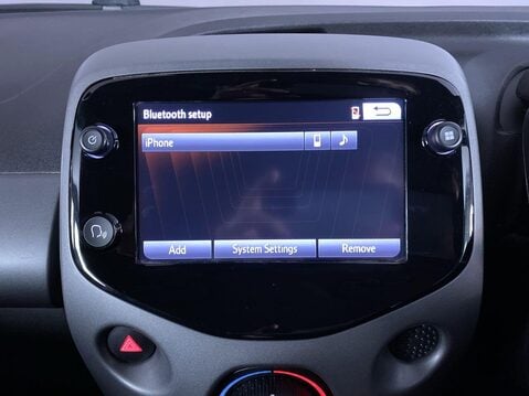 Toyota Aygo 1.0 VVT-i x-play Hatchback 5dr Petrol Manual Euro 6 (Safety Sense) (71 ps) 32