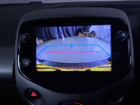 Toyota Aygo 1.0 VVT-i x-play Hatchback 5dr Petrol Manual Euro 6 (Safety Sense) (71 ps) 24