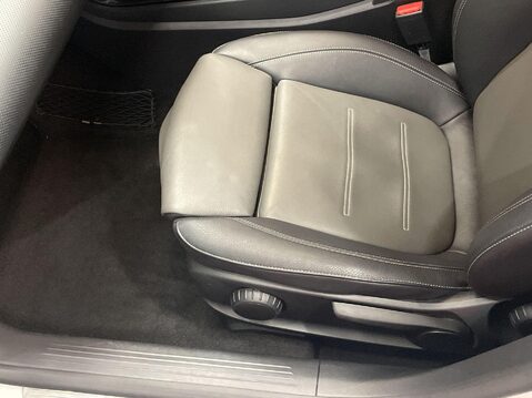 Mercedes-Benz CLA Class 1.3 CLA200 AMG Line Coupe 4dr Petrol 7G-DCT Euro 6 (s/s) (163 ps) 17