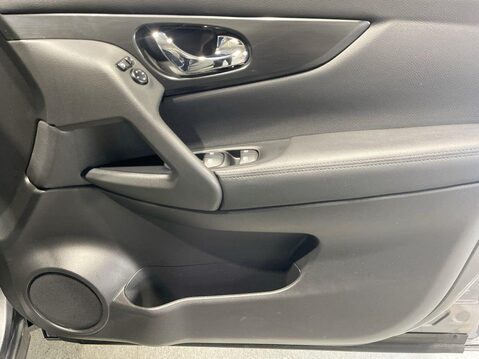 Nissan Qashqai 1.3 DIG-T n-tec SUV 5dr Petrol DCT Auto Euro 6 (s/s) (160 ps) 24