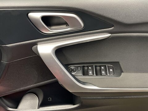 Kia Ceed 1.5 T-GDi 2 Hatchback 5dr Petrol Manual Euro 6 (s/s) Non-ADAP (158 bhp) Cr 23