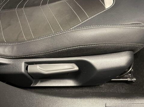 Vauxhall Mokka 50kWh Ultimate SUV 5dr Electric Auto (136 ps) 24