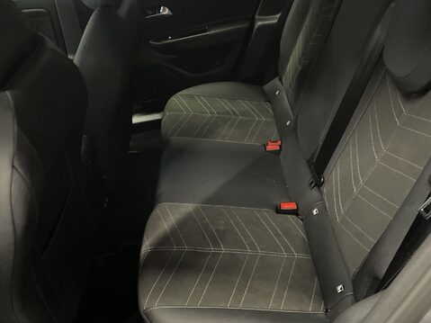 Vauxhall Mokka 50kWh Ultimate SUV 5dr Electric Auto (136 ps) 18