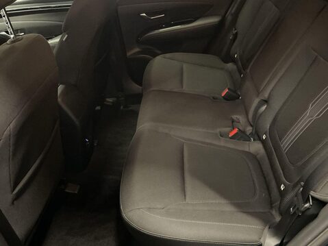 Hyundai TUCSON 1.6 T-GDi Premium SUV 5dr Petrol Manual Euro 6 (s/s) (150 ps) Professional 18