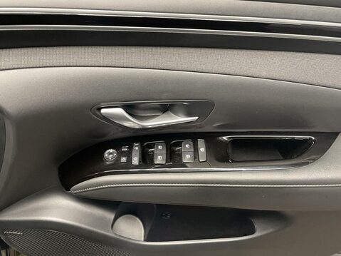 Hyundai TUCSON 1.6 T-GDi Premium SUV 5dr Petrol Manual Euro 6 (s/s) (150 ps) Professional 25