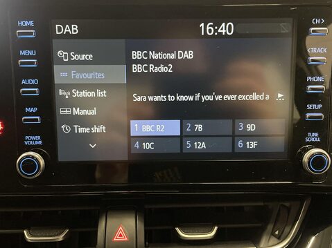 Toyota C-HR 1.8 VVT-h GPF Icon SUV 5dr Petrol Hybrid CVT Euro 6 (s/s) (122 ps) 25