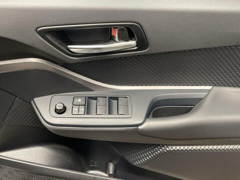 Toyota C-HR 1.8 VVT-h GPF Icon SUV 5dr Petrol Hybrid CVT Euro 6 (s/s) (122 ps) 23