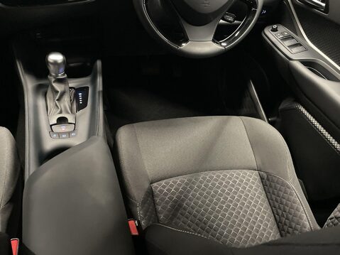 Toyota C-HR 1.8 VVT-h GPF Icon SUV 5dr Petrol Hybrid CVT Euro 6 (s/s) (122 ps) 15