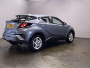 Toyota C-HR 1.8 VVT-h GPF Icon SUV 5dr Petrol Hybrid CVT Euro 6 (s/s) (122 ps) 8