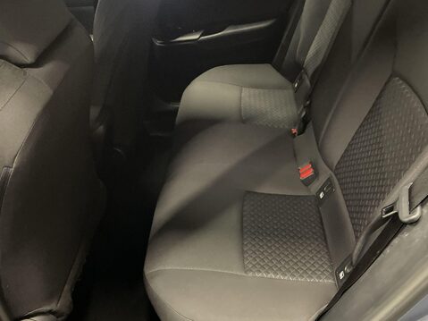 Toyota C-HR 1.8 VVT-h GPF Icon SUV 5dr Petrol Hybrid CVT Euro 6 (s/s) (122 ps) 18