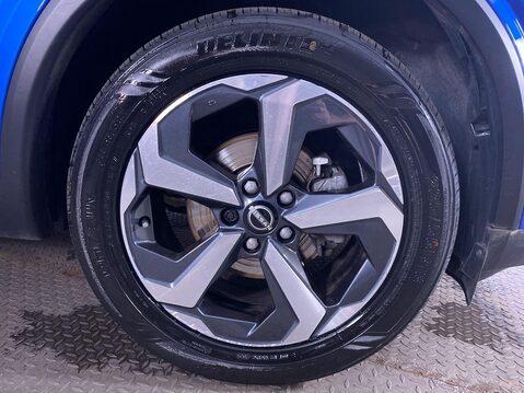 Nissan Qashqai 1.3 DIG-T MHEV N-Connecta SUV 5dr Petrol Hybrid Manual Euro 6 (s/s) (140 ps 12