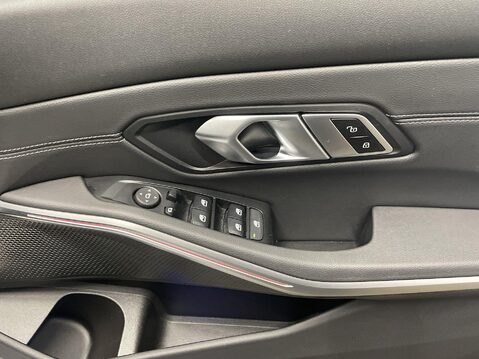 BMW 3 Series 2.0 320i M Sport Saloon 4dr Petrol Auto Euro 6 (s/s) (184 ps) Cruise Contr 25