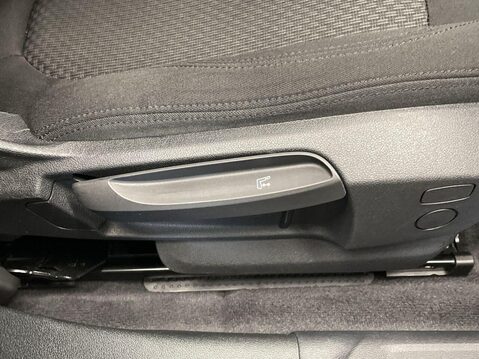 BMW 1 Series 1.5 118i SE (LCP) Hatchback 5dr Petrol DCT Euro 6 (s/s) (136 ps) Cruise Co 24