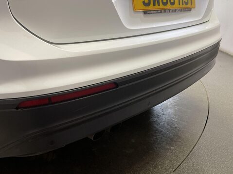 Volkswagen Tiguan 1.4 TSI SE Navigation SUV 5dr Petrol Manual Euro 6 (s/s) (125 ps) Parking S 14