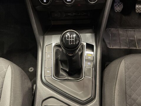 Volkswagen Tiguan 1.4 TSI SE Navigation SUV 5dr Petrol Manual Euro 6 (s/s) (125 ps) Parking S 20