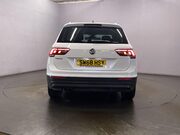 Volkswagen Tiguan 1.4 TSI SE Navigation SUV 5dr Petrol Manual Euro 6 (s/s) (125 ps) Parking S 7