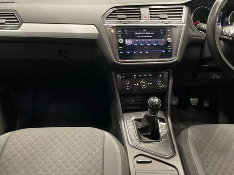 Volkswagen Tiguan 1.4 TSI SE Navigation SUV 5dr Petrol Manual Euro 6 (s/s) (125 ps) Parking S 16