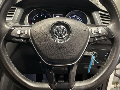 Volkswagen Tiguan 1.4 TSI SE Navigation SUV 5dr Petrol Manual Euro 6 (s/s) (125 ps) Parking S 21