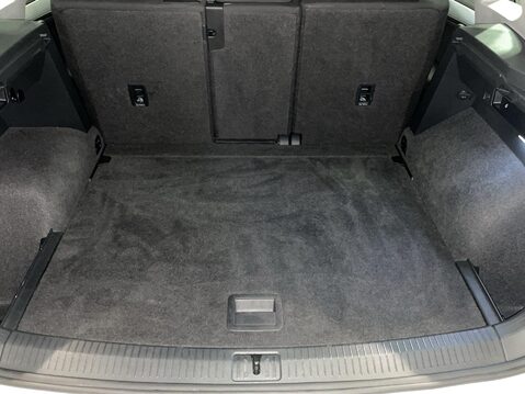 Volkswagen Tiguan 1.4 TSI SE Navigation SUV 5dr Petrol Manual Euro 6 (s/s) (125 ps) Parking S 13