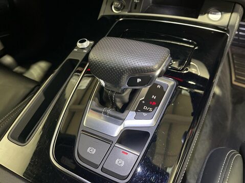 Audi Q5 2.0 TDI 40 Edition 1 SUV 5dr Diesel S Tronic quattro Euro 6 (s/s) (204 ps) 19