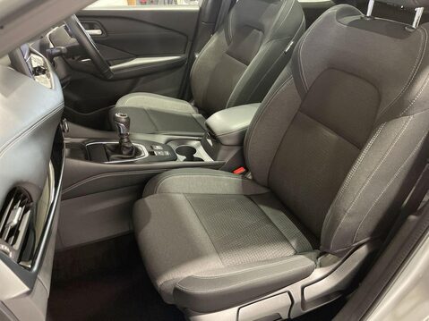 Nissan Qashqai 1.3 DIG-T MHEV N-Connecta SUV 5dr Petrol Hybrid Manual Euro 6 (s/s) (140 ps 16