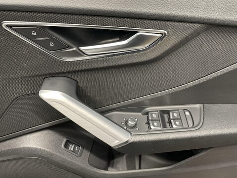 Audi Q2 1.5 TFSI CoD 35 S line SUV 5dr Petrol S Tronic Euro 6 (s/s) (150 ps) 25