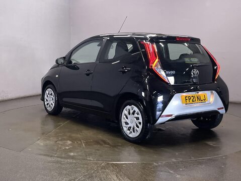 Toyota Aygo 1.0 VVT-i x-play Hatchback 5dr Petrol Manual Euro 6 (Safety Sense) (71 ps) 6