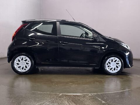 Toyota Aygo 1.0 VVT-i x-play Hatchback 5dr Petrol Manual Euro 6 (Safety Sense) (71 ps) 9