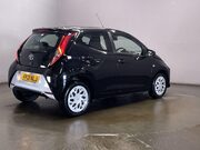 Toyota Aygo 1.0 VVT-i x-play Hatchback 5dr Petrol Manual Euro 6 (Safety Sense) (71 ps) 8