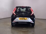 Toyota Aygo 1.0 VVT-i x-play Hatchback 5dr Petrol Manual Euro 6 (Safety Sense) (71 ps) 7