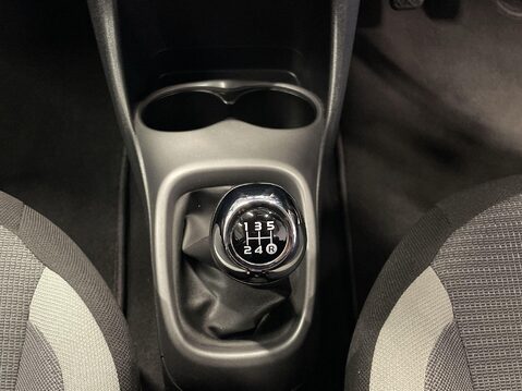 Toyota Aygo 1.0 VVT-i x-play Hatchback 5dr Petrol Manual Euro 6 (Safety Sense) (71 ps) 19