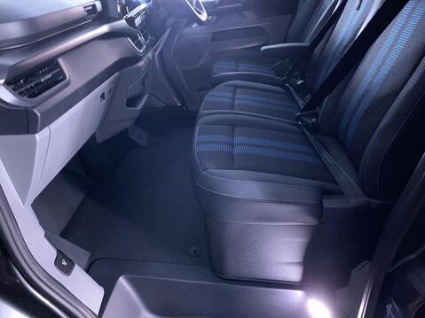 Ford Transit Custom 2.0 300 EcoBlue Sport Panel Van 5dr Diesel Auto L1 H1 Euro 6 (s/s) (170 ps) 17